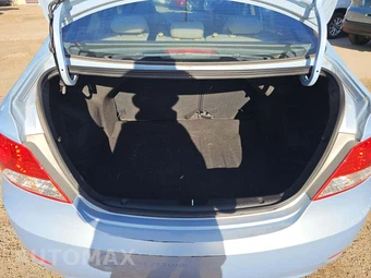 2013 Hyundai Accent GLS Sedan – miniatura 11