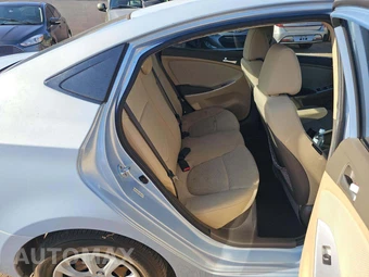 2013 Hyundai Accent GLS Sedan – miniatura 13