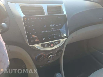 2013 Hyundai Accent GLS Sedan – miniatura 10