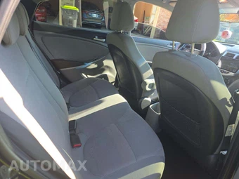 2013 Hyundai Accent GLS Sedan – miniatura 16