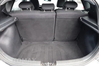 2013 Hyundai Accent GS Hatchback - miniatura 13