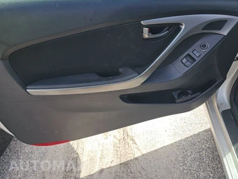 2013 Hyundai Elantra Coupe GS - miniatura 9