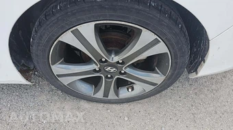 2013 Hyundai Elantra Coupe SE – miniatura 3