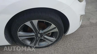 2013 Hyundai Elantra Coupe SE – miniatura 8