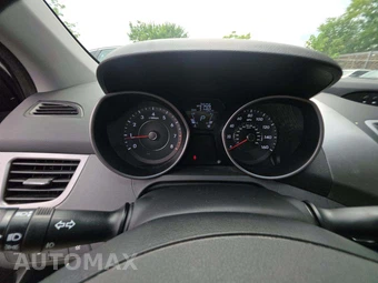 2013 Hyundai Elantra GLS Sedan – miniatura 9