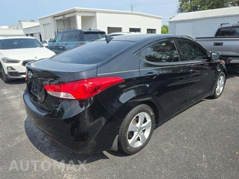 2013 Hyundai Elantra GLS Sedan - miniatura 3