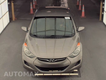 2013 Hyundai Elantra GLS Sedan - miniatura 2