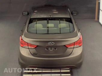 2013 Hyundai Elantra GLS Sedan - miniatura 5