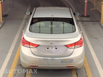 2013 Hyundai Elantra GLS Sedan – miniatura 5