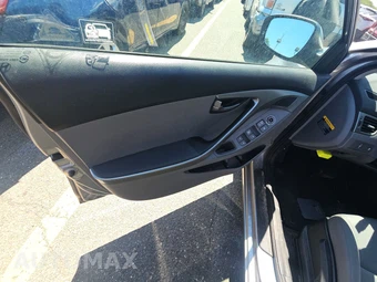 2013 Hyundai Elantra GLS Sedan – miniatura 9