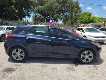 2013 Hyundai Elantra GT Hatchback – miniatura 4