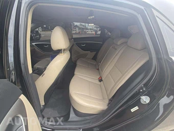 2013 Hyundai Elantra GT Hatchback – miniatura 13