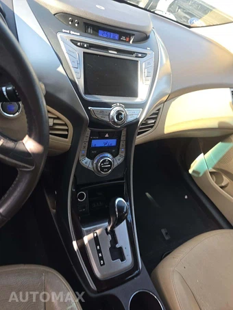 2013 Hyundai Elantra Limited Sedan – miniatura 10