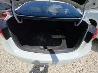 2013 Hyundai Elantra Limited Sedan - miniatura 14