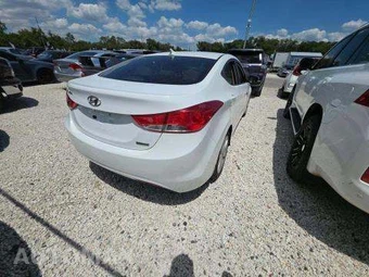 2013 Hyundai Elantra Limited Sedan - miniatura 3