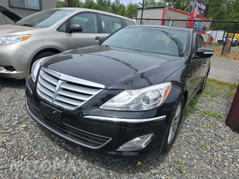 2013 Hyundai Genesis 3.8 Sedan