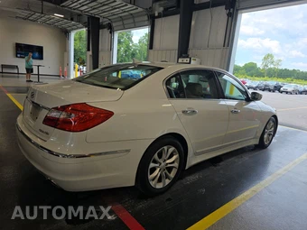 2013 Hyundai Genesis 3.8 Sedan – miniatura 4