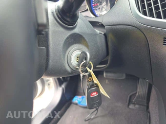 2013 Hyundai Genesis Coupe 2.0T – miniatura 8