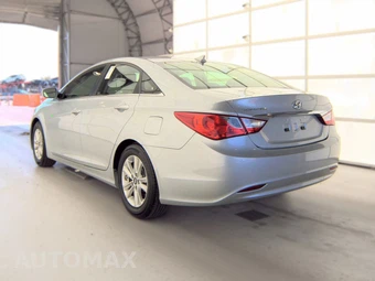 2013 Hyundai Sonata GLS - miniatura 6
