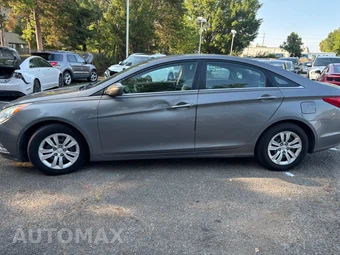 2013 Hyundai Sonata GLS - miniatura 6