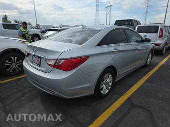 2013 Hyundai Sonata GLS – miniatura 4