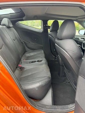 2013 Hyundai Veloster Turbo w/Black Interior - miniatura 13