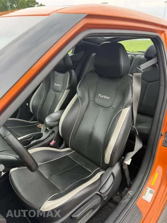 2013 Hyundai Veloster Turbo w/Black Interior - miniatura 15