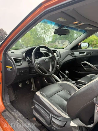 2013 Hyundai Veloster Turbo w/Black Interior - miniatura 18