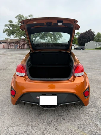 2013 Hyundai Veloster Turbo w/Black Interior - miniatura 9