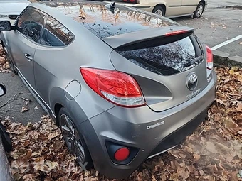 2013 Hyundai Veloster Turbo w/Blue Interior – miniatura 6