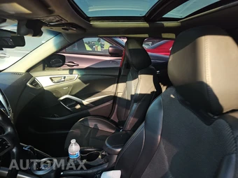 2013 Hyundai Veloster w/Black Interior - miniatura 13