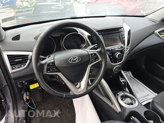 2013 Hyundai Veloster w/Black Interior – miniatura 11