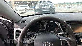 2013 Hyundai Veloster w/Black Interior – miniatura 25