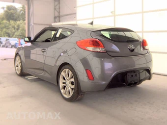 2013 Hyundai Veloster w/Black Interior – miniatura 6