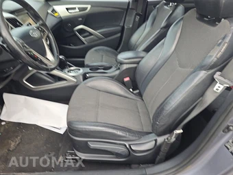 2013 Hyundai Veloster w/Black Interior – miniatura 7
