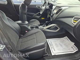 2013 Hyundai Veloster w/Black Interior – miniatura 8