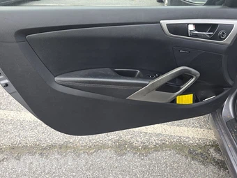 2013 Hyundai Veloster w/Black Interior – miniatura 9