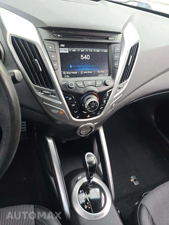 2013 Hyundai Veloster w/Black Interior – miniatura 10