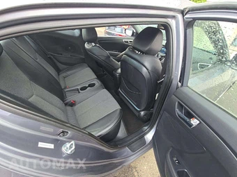 2013 Hyundai Veloster w/Black Interior – miniatura 16