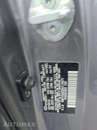 2013 Hyundai Veloster w/Black Interior – miniatura 5