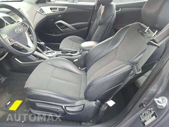2013 Hyundai Veloster w/Black Interior – miniatura 6
