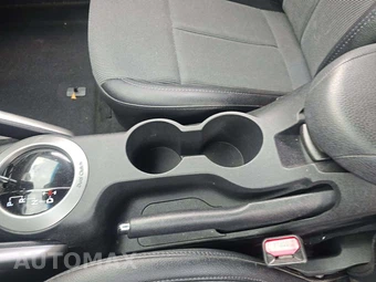 2013 Hyundai Veloster w/Black Interior – miniatura 8