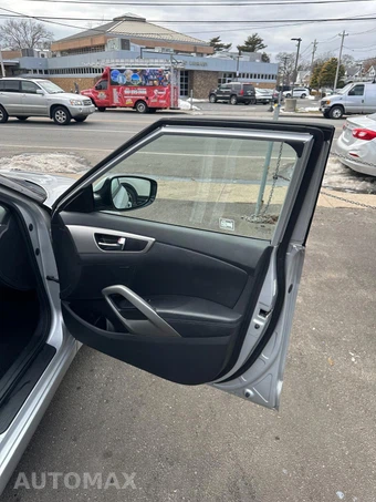 2013 Hyundai Veloster w/Black Interior - miniatura 15