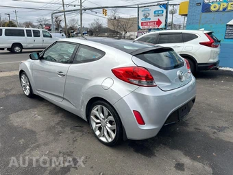 2013 Hyundai Veloster w/Black Interior - miniatura 6