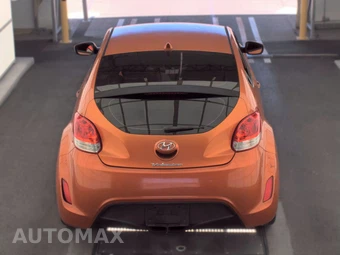 2013 Hyundai Veloster w/Black Interior – miniatura 5