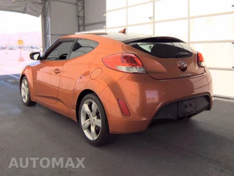 2013 Hyundai Veloster w/Black Interior – miniatura 6