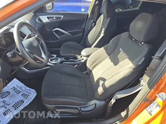 2013 Hyundai Veloster w/Black Interior – miniatura 7