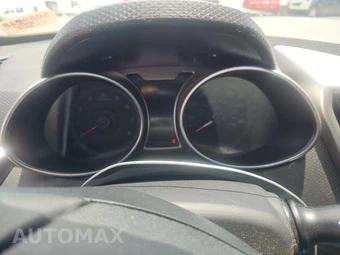 2013 Hyundai Veloster w/Black Interior – miniatura 12