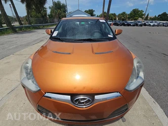 2013 Hyundai Veloster w/Black Interior – miniatura 2