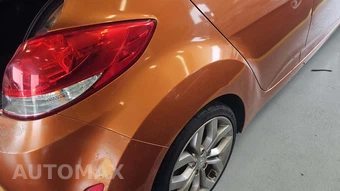 2013 Hyundai Veloster w/Black Interior – miniatura 30